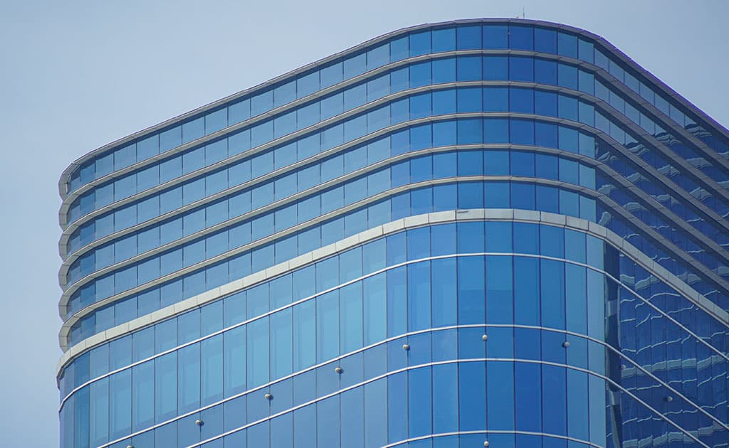 Bent glass used for curved commercial building
